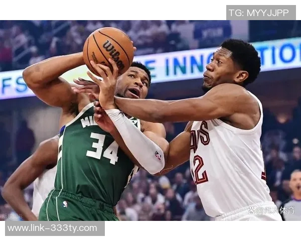 字母哥受伤影响雄鹿战局两队平局后最终惨遭对手逆转落败12分